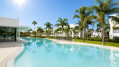 Middle Floor Apartment in Estepona