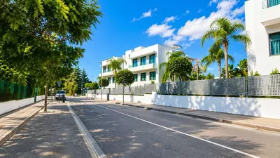 Middle Floor Apartment in Estepona