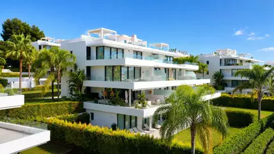 Middle Floor Apartment in Estepona
