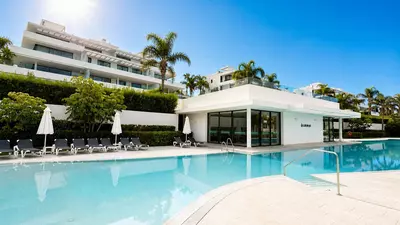 Middle Floor Apartment in Estepona