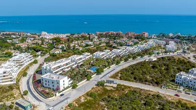 Middle Floor Apartment in Estepona