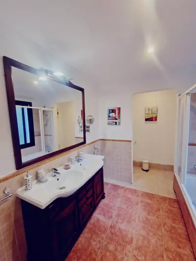 Detached Villa in El Paraiso