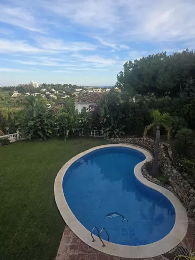 Detached Villa in El Paraiso