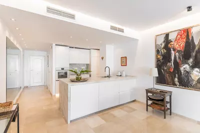Middle Floor Apartment in Estepona