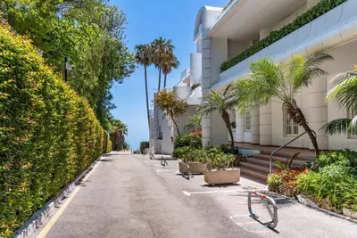 Middle Floor Apartment in Estepona
