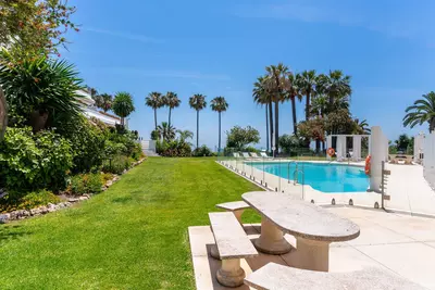 Middle Floor Apartment in Estepona
