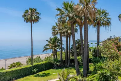 Middle Floor Apartment in Estepona
