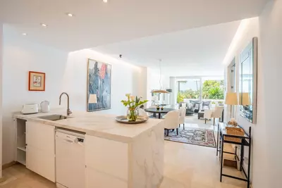 Middle Floor Apartment in Estepona