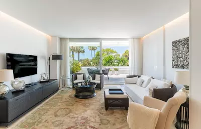 Middle Floor Apartment in Estepona