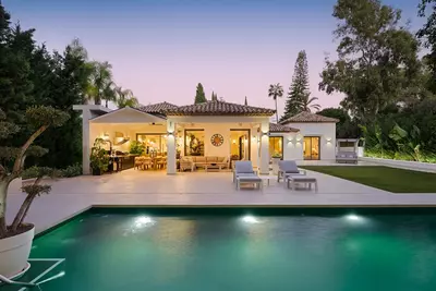 Detached Villa in Nueva Andalucía