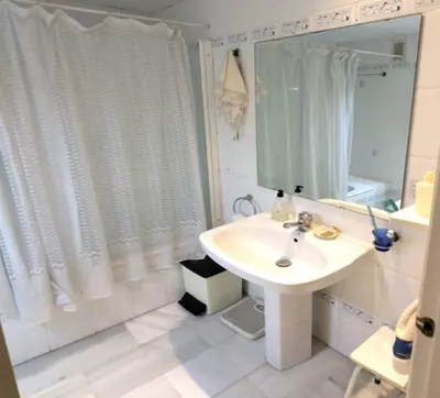 Middle Floor Apartment in Estepona