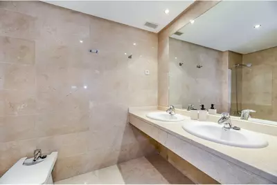 Ground Floor Apartment in Nueva Andalucía