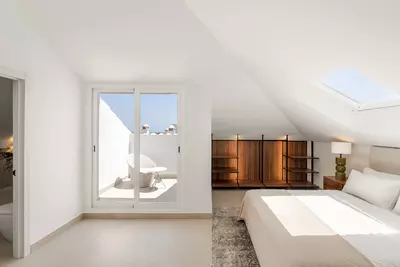 Top Floor Apartment in Nueva Andalucía