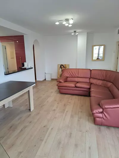 Middle Floor Apartment in Estepona
