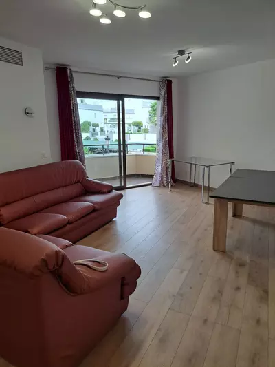 Middle Floor Apartment in Estepona