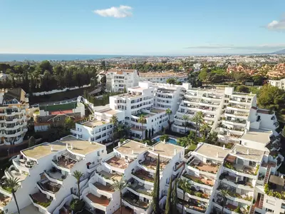 Middle Floor Apartment in Nueva Andalucía