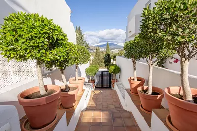 Middle Floor Apartment in Nueva Andalucía