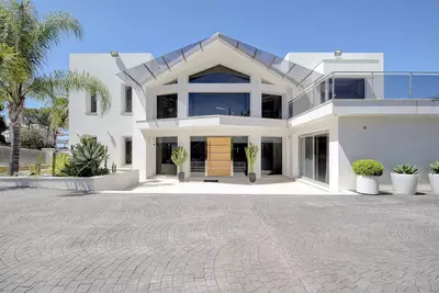 Detached Villa in Nueva Andalucía