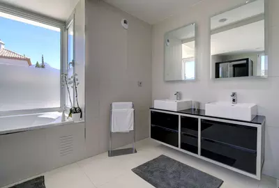 Detached Villa in Nueva Andalucía