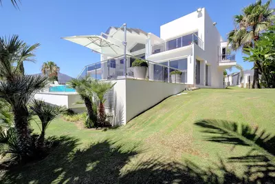 Detached Villa in Nueva Andalucía