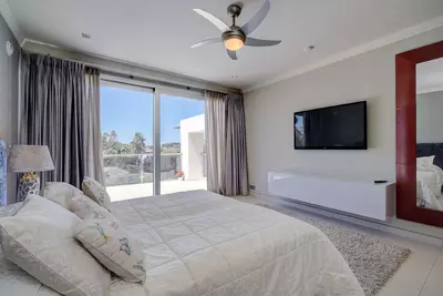 Detached Villa in Nueva Andalucía