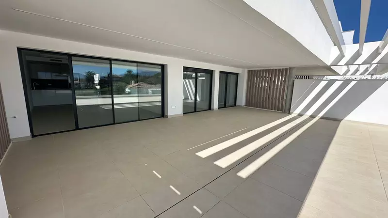 Middle Floor Apartment in Estepona