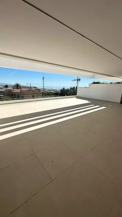 Middle Floor Apartment in Estepona