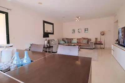 Middle Floor Apartment in Benahavís