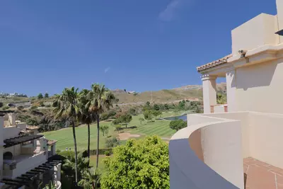 Middle Floor Apartment in Benahavís