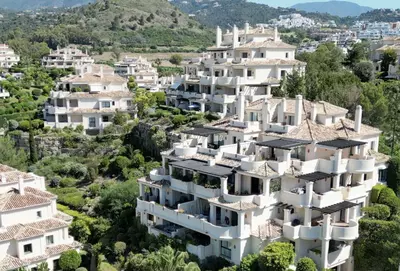 Middle Floor Apartment in Benahavís