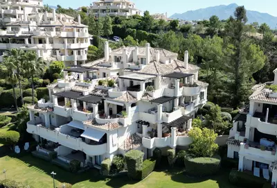 Middle Floor Apartment in Benahavís