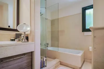 Middle Floor Apartment in Benahavís