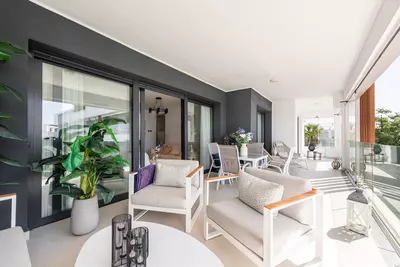 Middle Floor Apartment in Bel Air