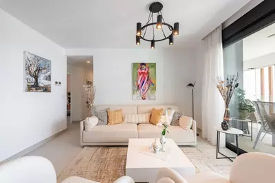 Middle Floor Apartment in Bel Air