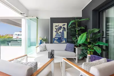 Middle Floor Apartment in Bel Air