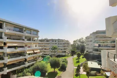Middle Floor Apartment in Guadalmina Alta