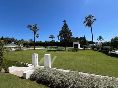 Semi-Detached House in Nueva Andalucía