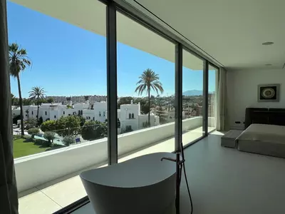 Semi-Detached House in Nueva Andalucía