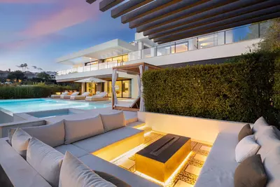 Detached Villa in Nueva Andalucía