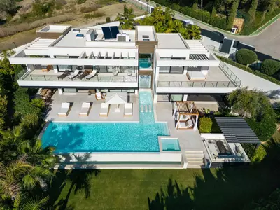 Detached Villa in Nueva Andalucía