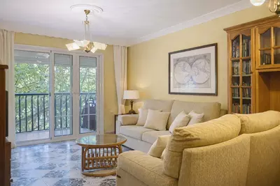 Middle Floor Apartment in Estepona