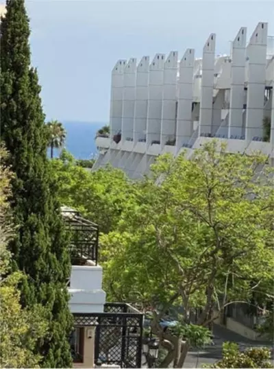 Middle Floor Apartment in Marbella