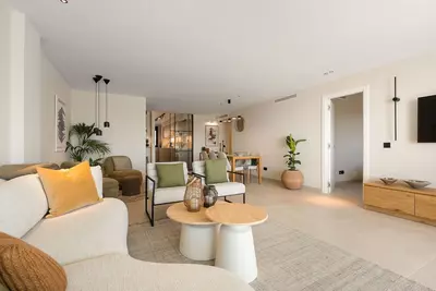 Middle Floor Apartment in Nueva Andalucía