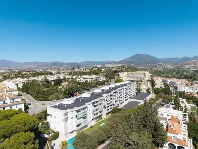 Middle Floor Apartment in Nueva Andalucía