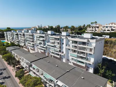 Middle Floor Apartment in Nueva Andalucía
