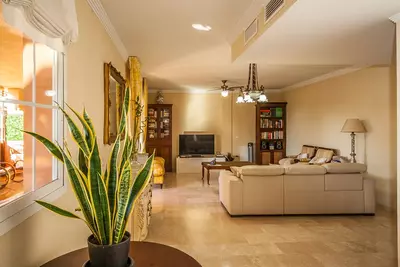 Middle Floor Apartment in Elviria