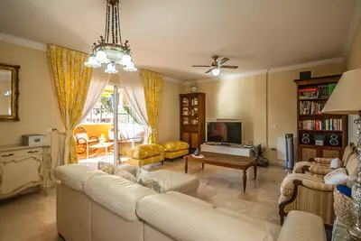 Middle Floor Apartment in Elviria