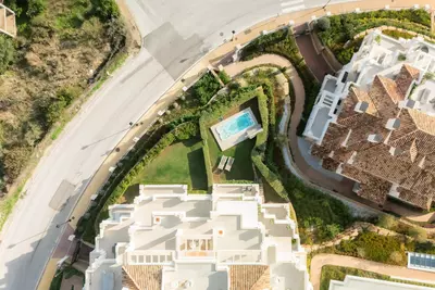 Middle Floor Apartment in Nueva Andalucía