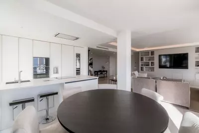 Middle Floor Apartment in Nueva Andalucía