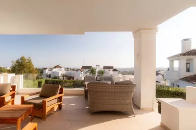 Middle Floor Apartment in Nueva Andalucía